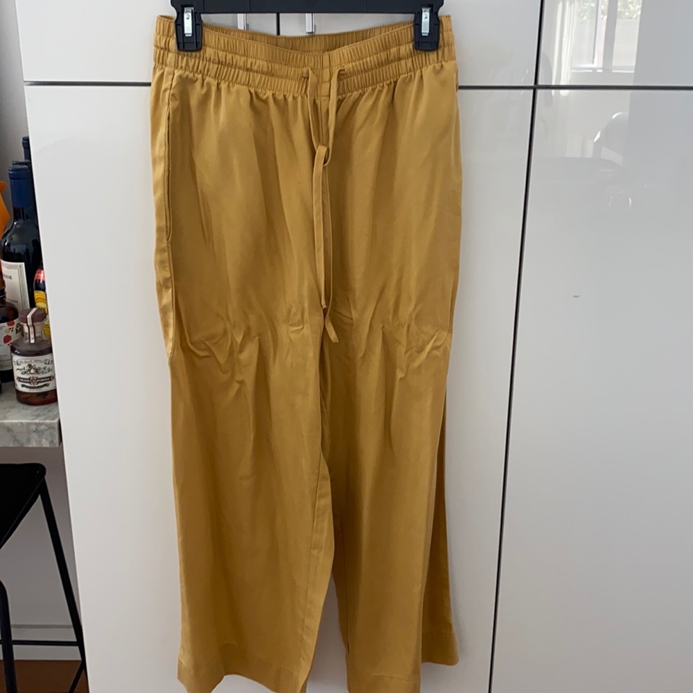 Abercrombie & Fitch yellow culottes (NWT)